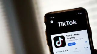 Trump suggests he'll extend deadline for TikTok's Chinese owner to sell app