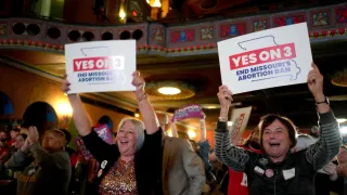 Missouri judge again blocks many of the state's anti-abortion laws